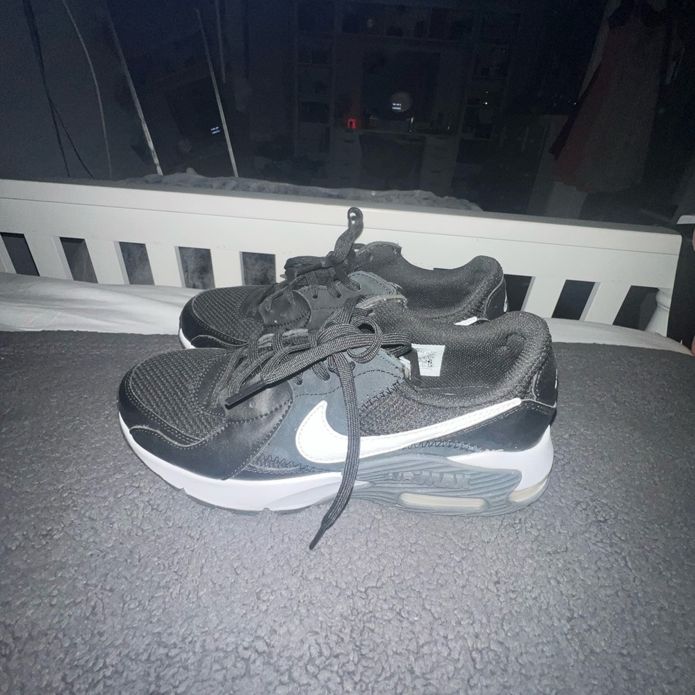 Nike air max excee black worn once